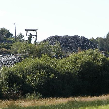 Vallee Des Ardoisieres Mael-Carhaix ภายนอก รูปภาพ