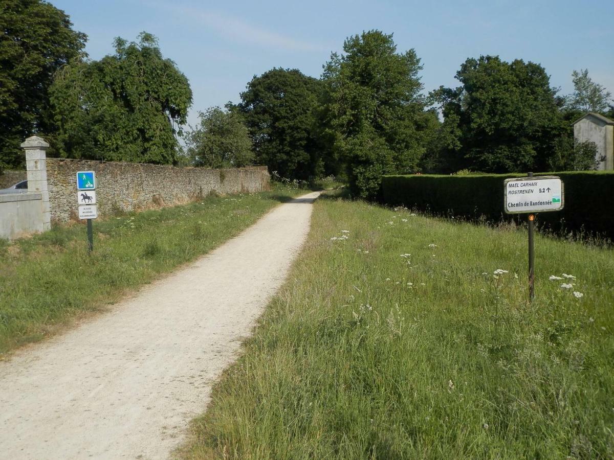 Vallee Des Ardoisieres Mael-Carhaix ภายนอก รูปภาพ