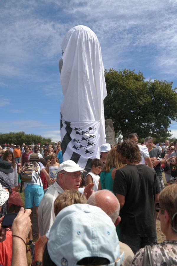 Vallee Des Ardoisieres Mael-Carhaix ภายนอก รูปภาพ