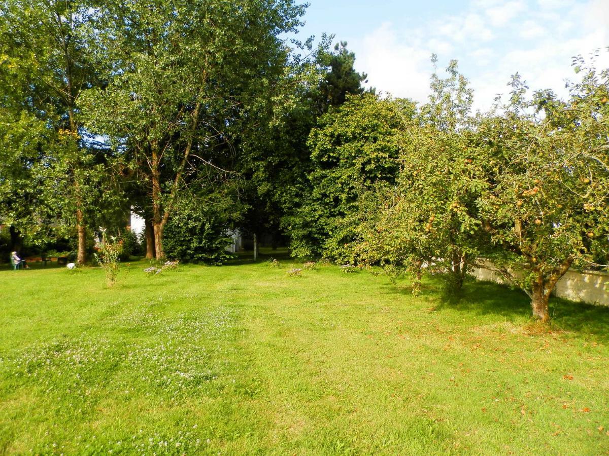 Vallee Des Ardoisieres Mael-Carhaix ภายนอก รูปภาพ